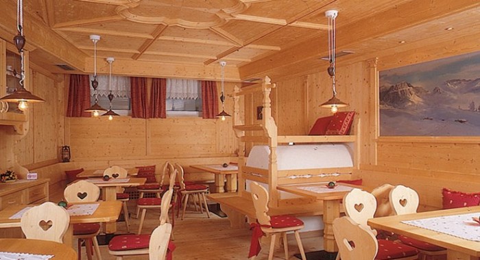 Hotel Piccolo (Canazei), Val di Fassa ski chalet, image 2
